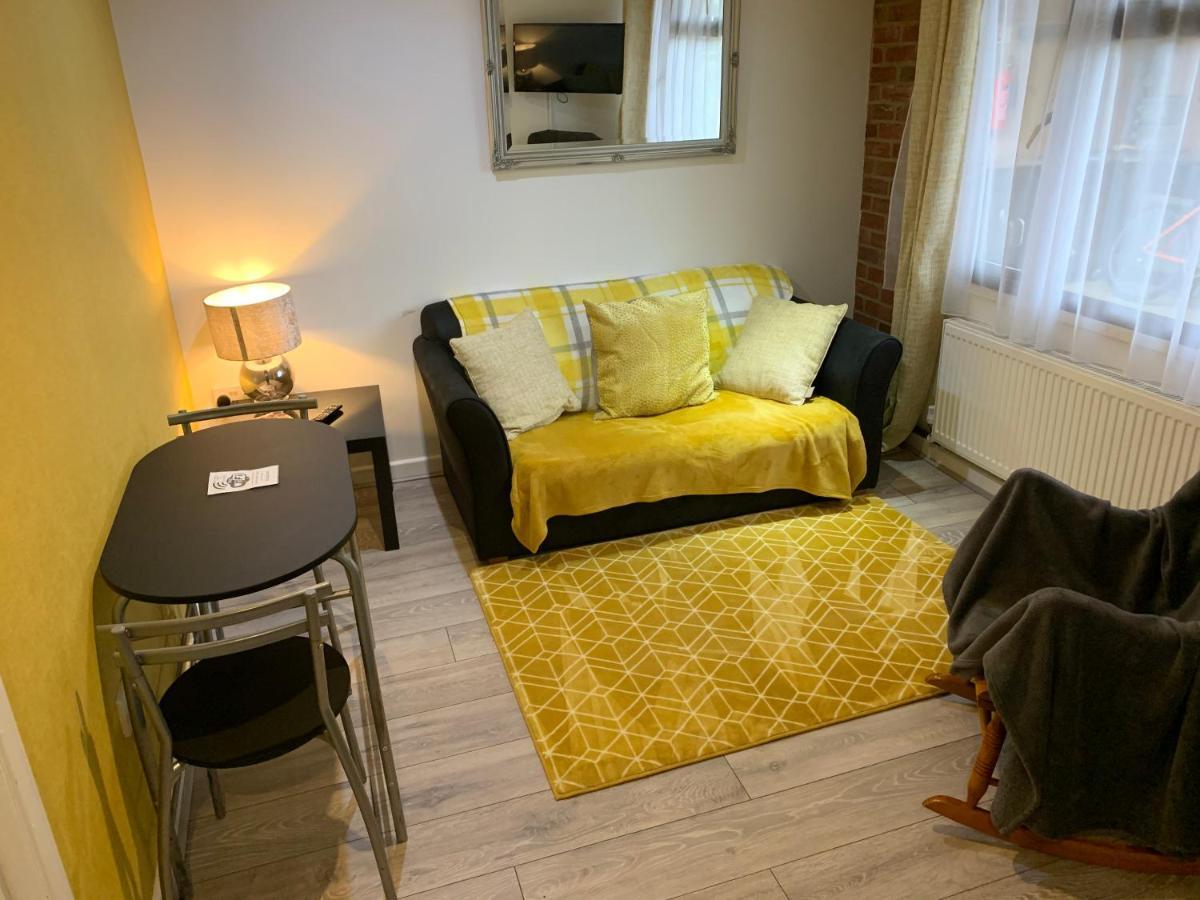 Bed & Breakfast Woodpaddock Bed & Breakfast 4*